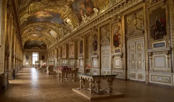 Louvre Museum