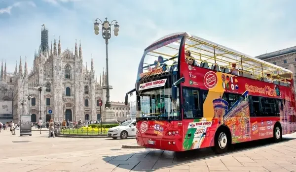 Tour with Hop on Hop off Bus + Duomo